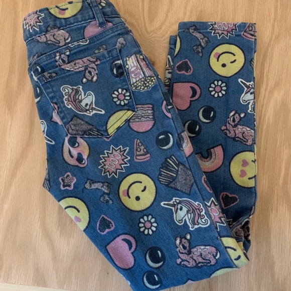 Children’s Place Jeggings with Drawings! (Youth) - Picture 2 of 3